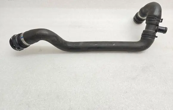 Porsche Macan (95B) Engine coolant pipe/hose 95B122101