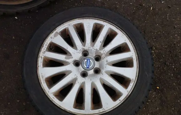 Volvo V50 R17 alloy rim 