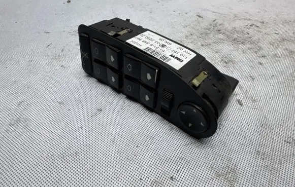 BMW 5 E39 Electric window control switch 8368987 110187 03725070