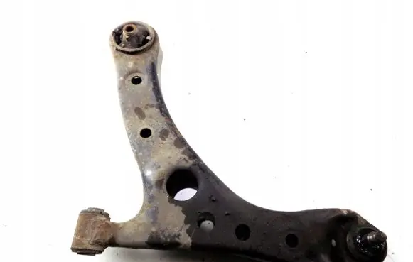 Toyota Avensis Verso Front lower control arm/wishbone