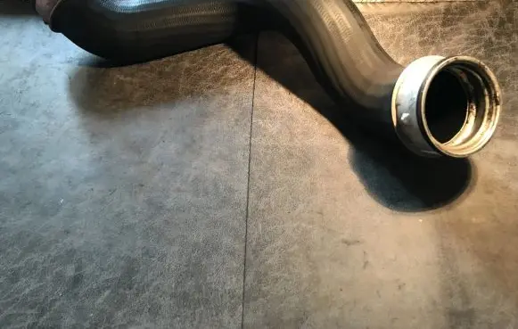 Mercedes-Benz CLS C219 Intercooler hose/pipe