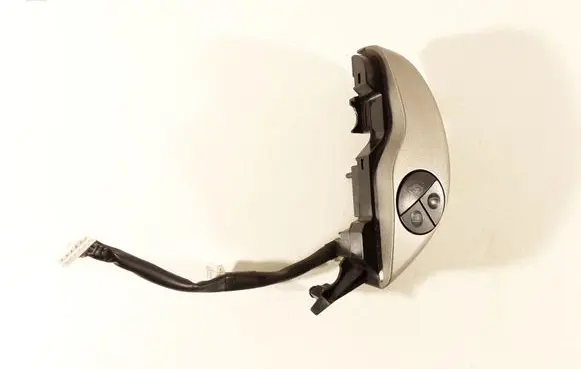 Toyota Prius (XW20) Steering wheel buttons/switches F70CV164