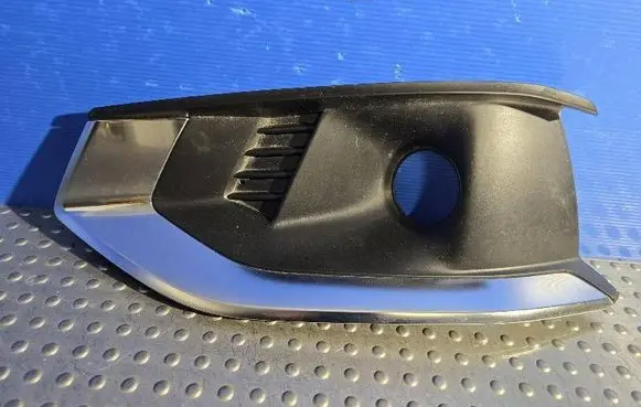 Audi A4 S4 B9 8W Front fog light trim/grill 8W0807681AK