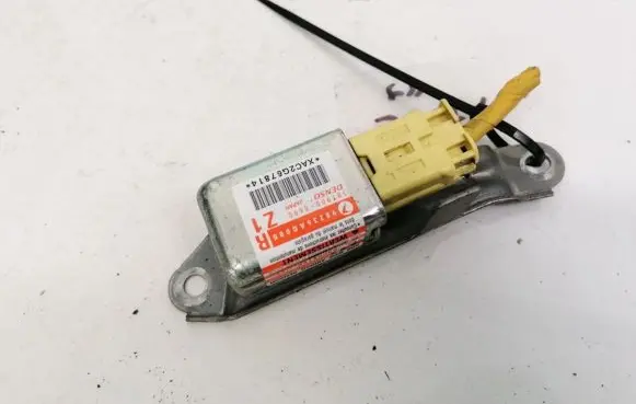 Subaru Legacy Airbag deployment crash/impact sensor 1879000690 187900-0690
