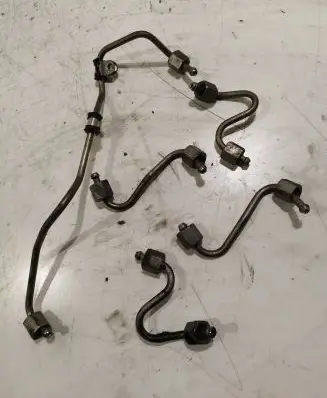 Mercedes-Benz C W204 Fuel injector supply line/pipe 