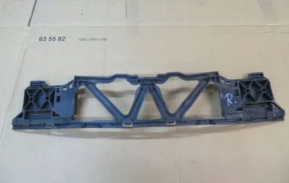 Mercedes-Benz E W212 Front bumper mounting bracket A2128852765