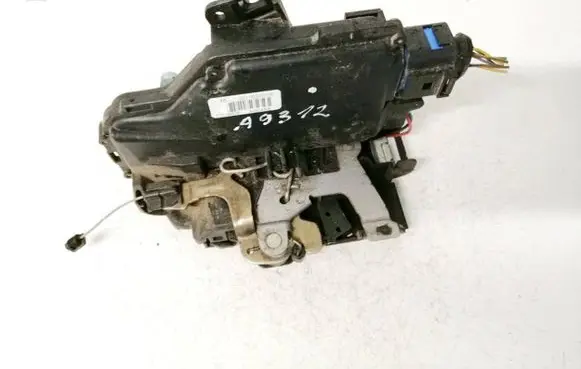 Skoda Octavia Mk2 (1Z) Front door lock 3D1837016 A00468