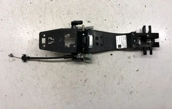 Land Rover Discovery 3 - LR3 Rear door exterior handle/bracket FPH500197A 3H0329115 CXF500033