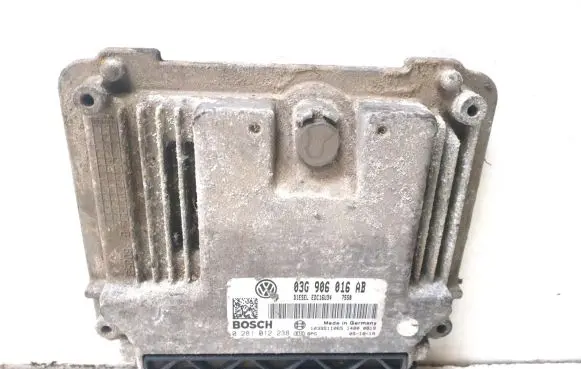 Volkswagen Jetta V Engine control unit/module