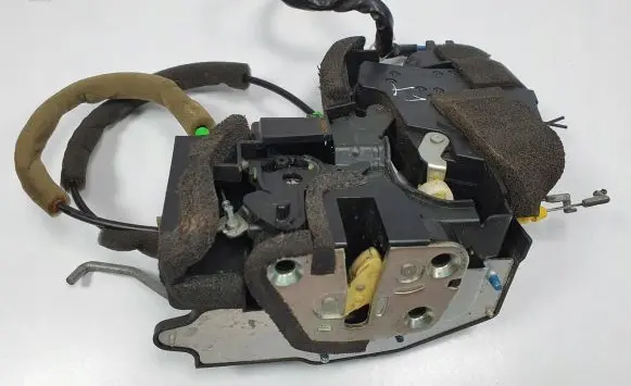 Mazda CX-7 Rear door lock