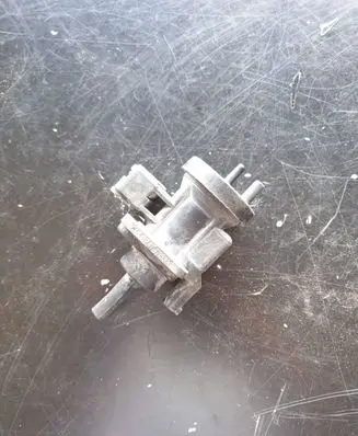 Mercedes-Benz A W168 Turbo solenoid valve A0005450427