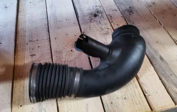 BMW X3 E83 Air intake hose/pipe 7803843