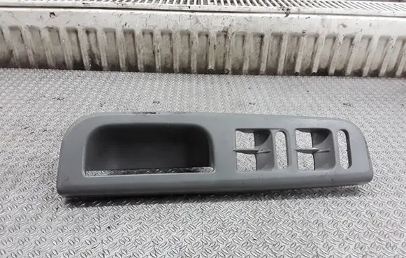 Skoda Octavia Mk1 (1U) Front door interior handle trim 1U1867171
