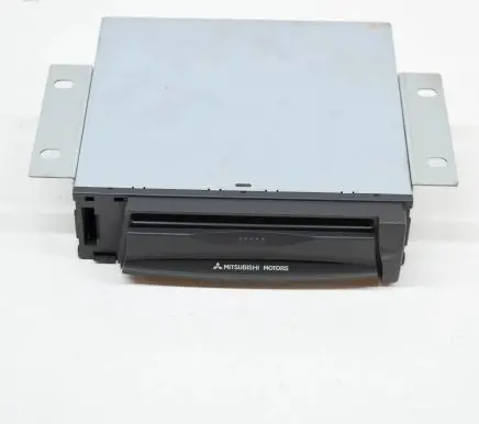 Mitsubishi Pajero Radio/CD/DVD/GPS head unit MP8000 MZ313040