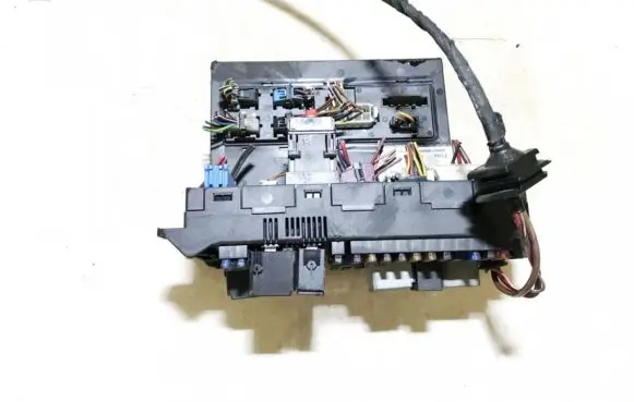 Mercedes-Benz E W211 Fuse box set 2115453901
