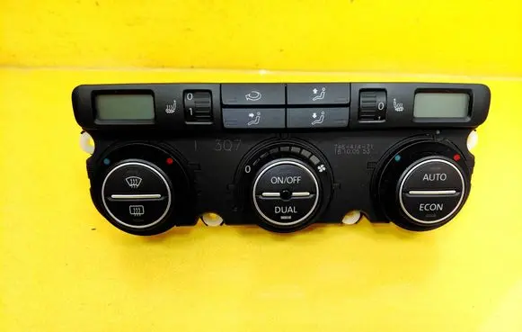 Volkswagen Golf V Climate control unit 74641471