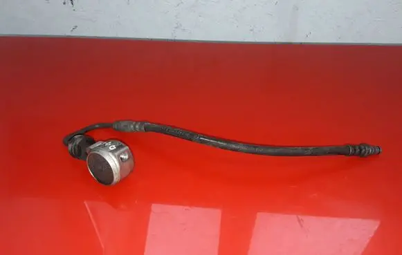 Volvo S60 Clutch fluid level sensor 147T202