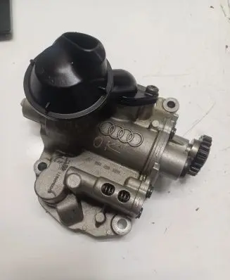Volkswagen Scirocco Oil pump 06H115105AF 06H115251M