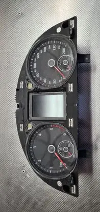 Volkswagen PASSAT CC Speedometer (instrument cluster) 3C8920870C