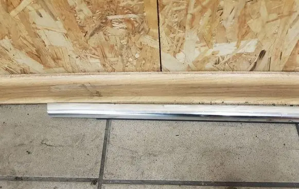 Volvo V40 Rear door glass trim molding