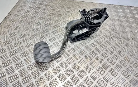 BMW X1 F48 F49 Brake pedal 6856596 19929610 81007132E