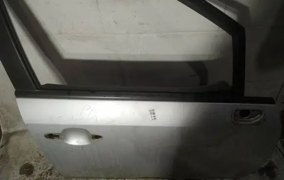 KIA Carens II Front door glass trim molding 