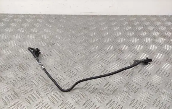 Engine coolant pipe/hose
