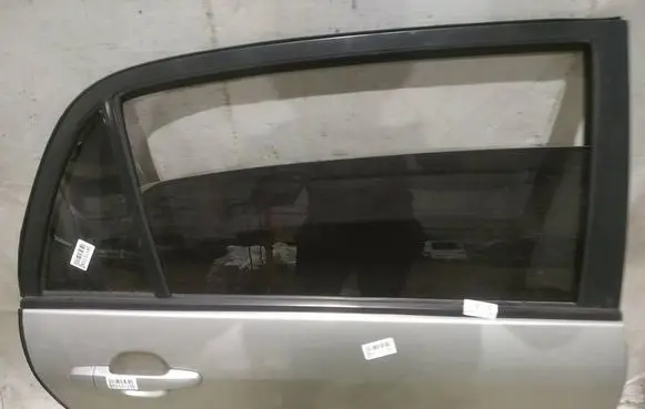 Toyota Corolla E120 E130 Rear door glass trim molding 