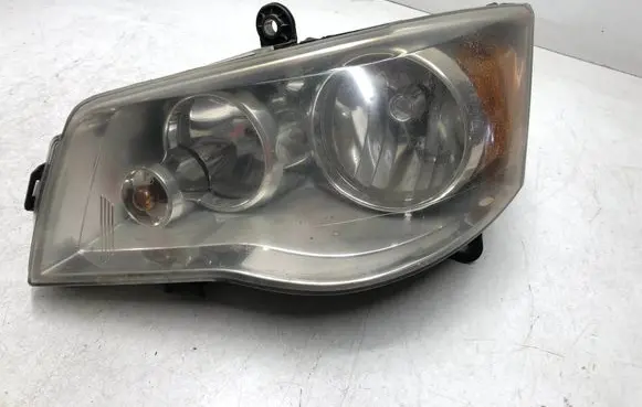 Chrysler Town & Country V Headlight/headlamp 05113337