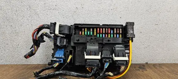 Ford Mondeo MK V Fuse module GU5T15604 A2C763535100000