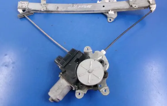 Mitsubishi Outlander Front door window regulator with motor