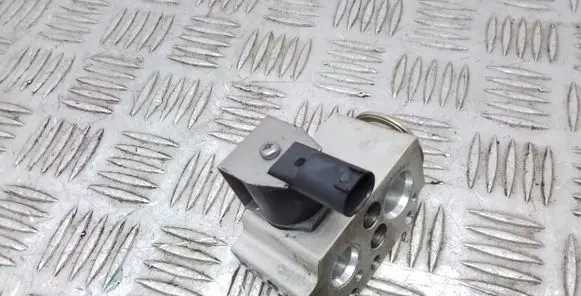 BMW i3 Air conditioning (A/C) expansion valve 9292566