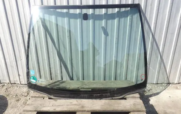 Renault Modus Front windscreen/windshield window 