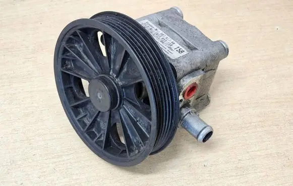 Volvo XC90 Power steering pump 30741790 7613955158