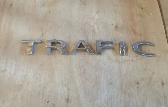 Renault Trafic III (X82) Manufacturers badge/model letters 
