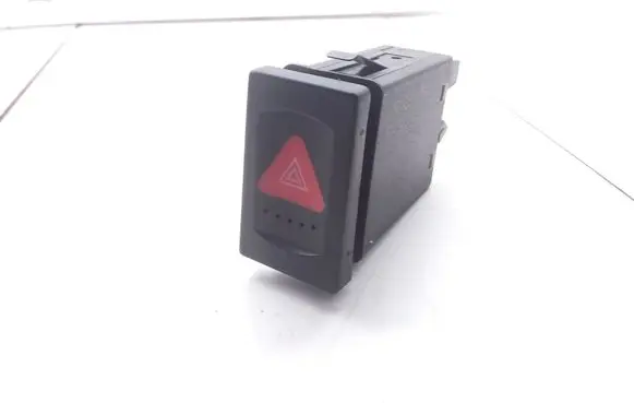 Volkswagen PASSAT B5 Hazard light switch 3B0953235E