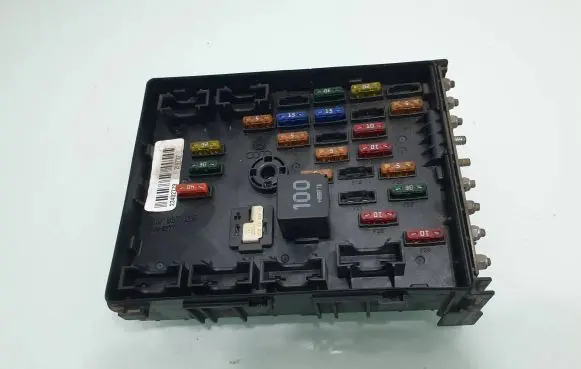 Volkswagen PASSAT B6 Fuse module 3C0937125