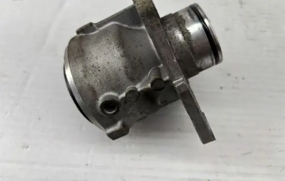 BMW X6 F16 Driveshaft support bearing bracket 7563779 31507563779