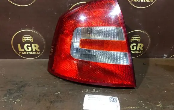 Skoda Octavia Mk2 (1Z) Rear/tail lights 1Z5945095A 1Z5945111A