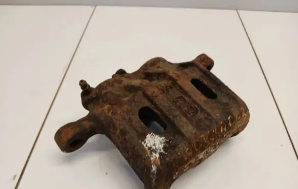 Mitsubishi Outlander Front brake caliper