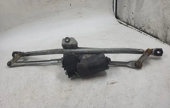Audi A4 S4 B5 8D Front wiper linkage and motor 