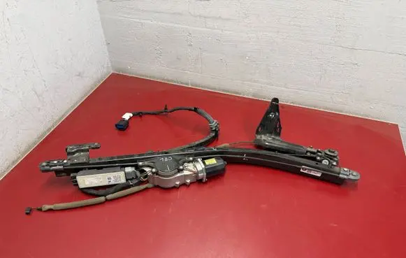 Chrysler Pacifica Sliding door motor assembly 68368919AB 68369596AB