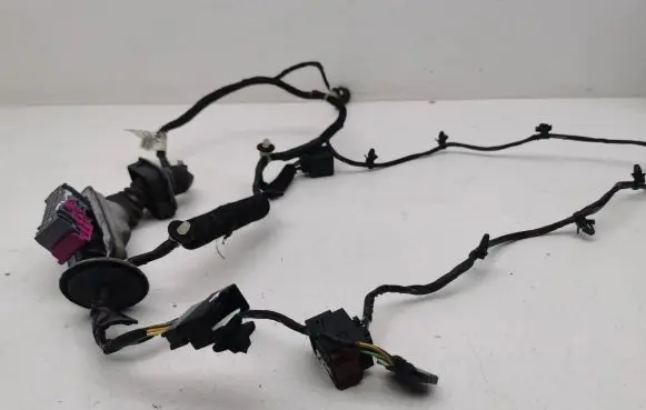 Opel Zafira C Front door wiring loom 13435968