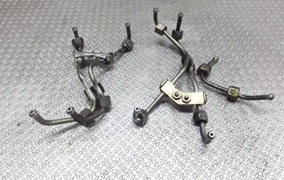 Opel Astra H Fuel injector supply line/pipe 