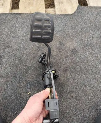 Audi TT Mk1 Clutch pedal 1J2721319C 1J2721399A