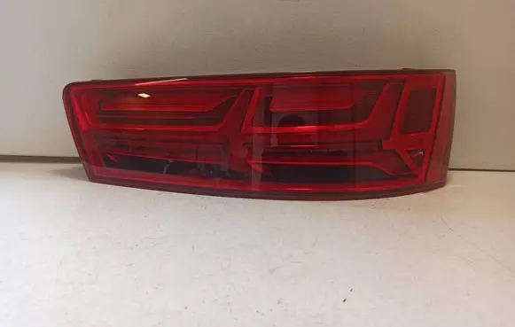 Audi Q7 4M Tailgate rear/tail lights 4M0945094D