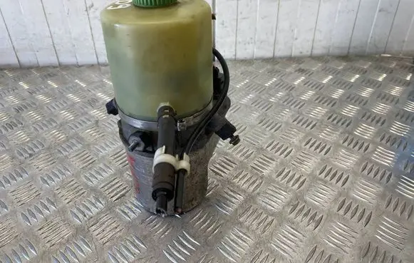 Skoda Fabia Mk2 (5J) Power steering pump 6R0423156A 6Q2423051AN 6Q1423051CE
