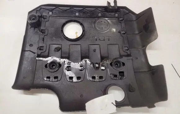 Volkswagen Golf V Engine cover (trim) 03G103925