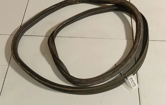 Jaguar X-Type Trunk rubber seal (body) 