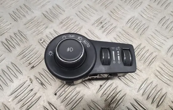 Chrysler Pacifica Light switch P68154356AC 68154356AC